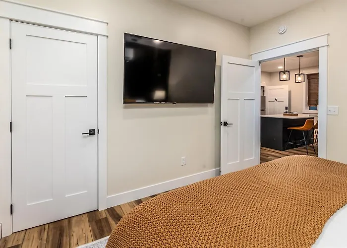 Apartment Stylish 1br Downtown Near Garden Of The Gods Harrisburg