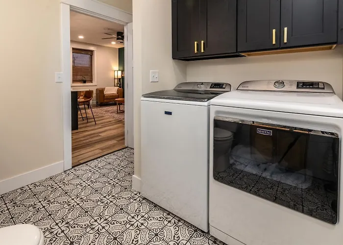 Apartment Stylish 1br Downtown Near Garden Of The Gods