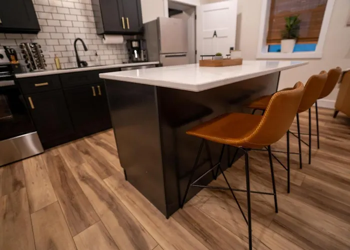 Stylish 1br Downtown Near Garden Of The Gods Apartment